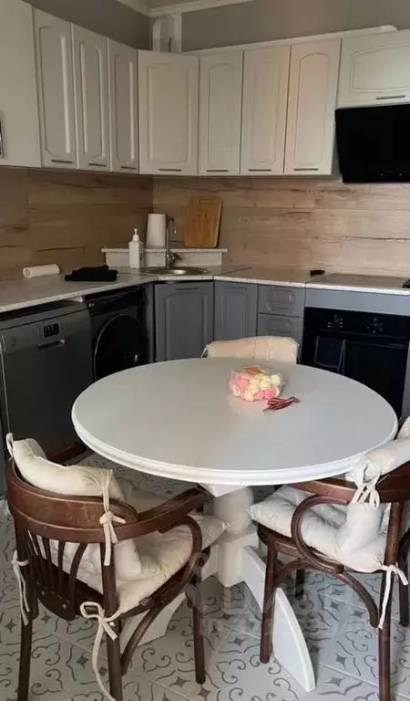 2-к кв. Алтайский край, Бийск ул. Александра Радищева, 1/1 (43.0 м) - Фото 2