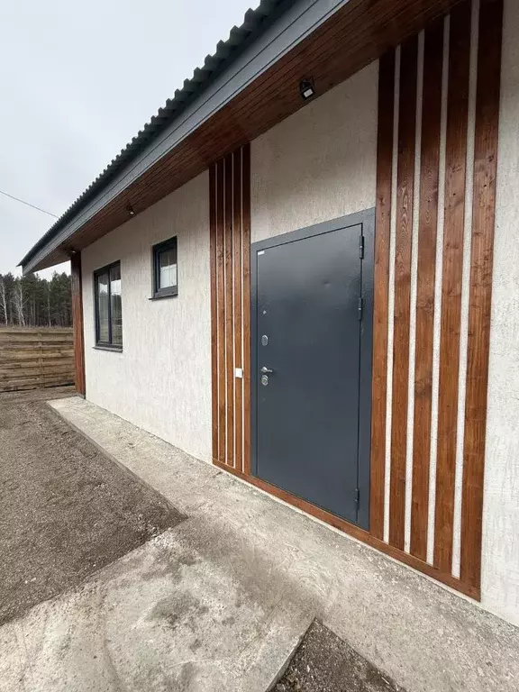 Дом в Иркутская область, Иркутский муниципальный округ, д. Карлук, ... - Фото 0