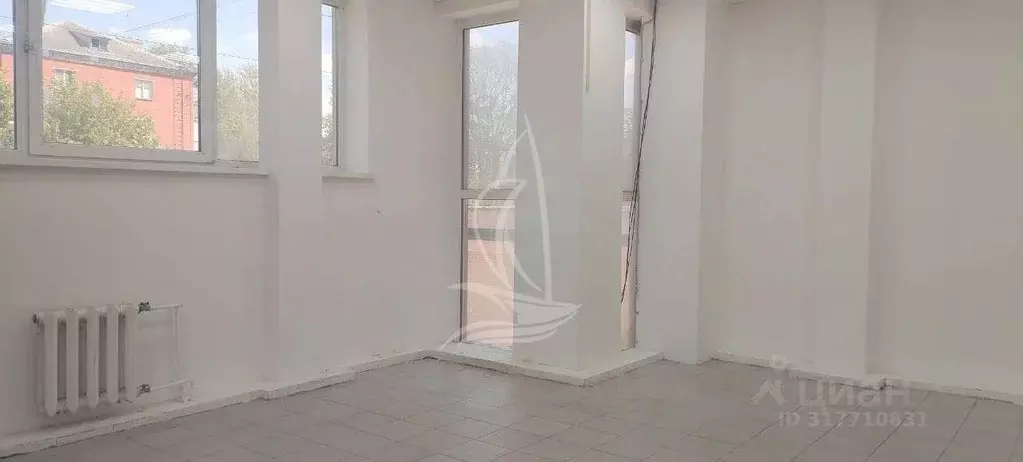 Торговая площадь в Свердловская область, Первоуральск ул. Ватутина, 81 ... - Фото 0