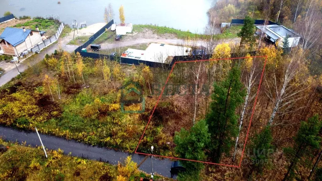 Участок в Ленинградская область, Кировский район, Павловское городское ... - Фото 0