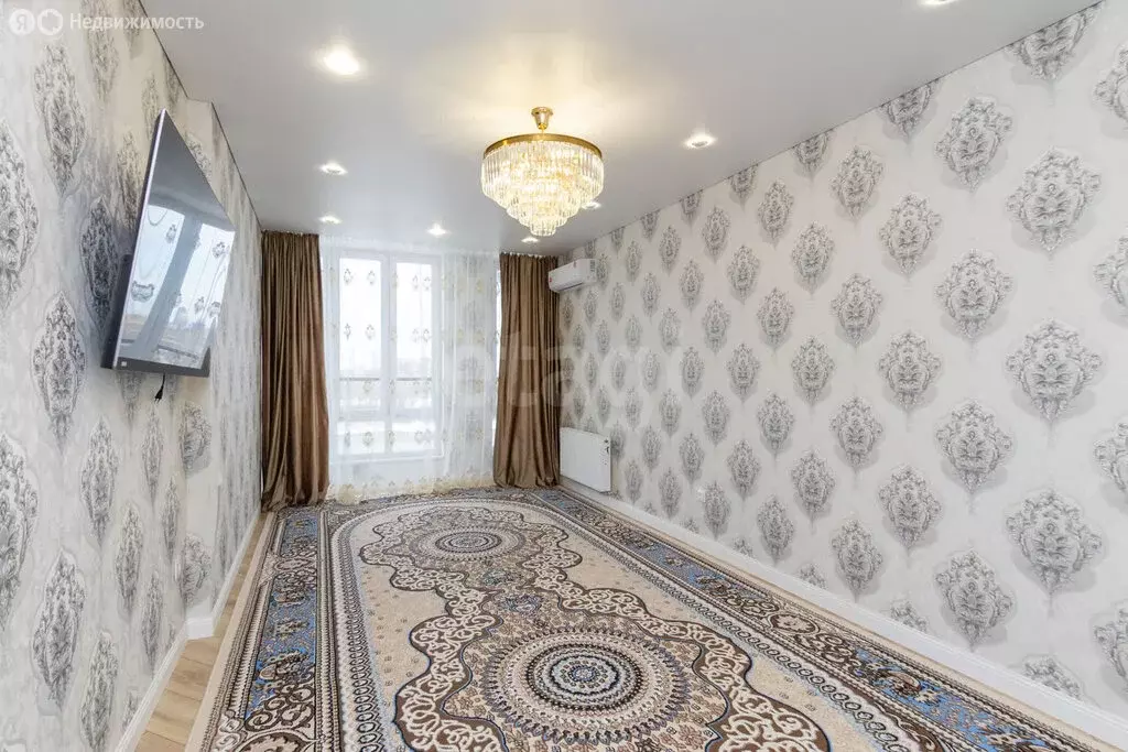 3-комнатная квартира: Тюмень, улица Павла Никольского, 10 (93 м) - Фото 1