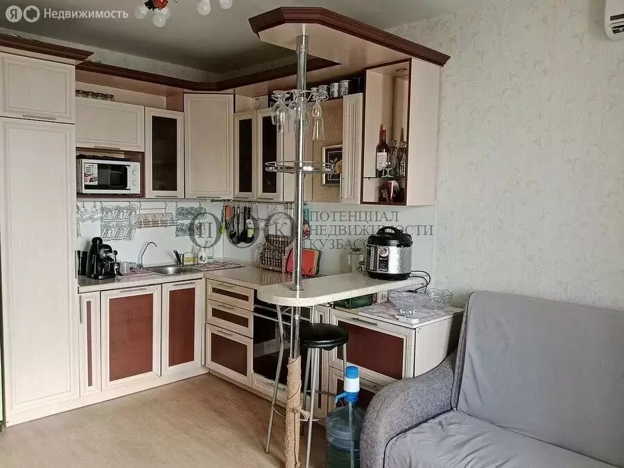 3-комнатная квартира: Кемерово, проспект Шахтёров, 82А (54.2 м) - Фото 1