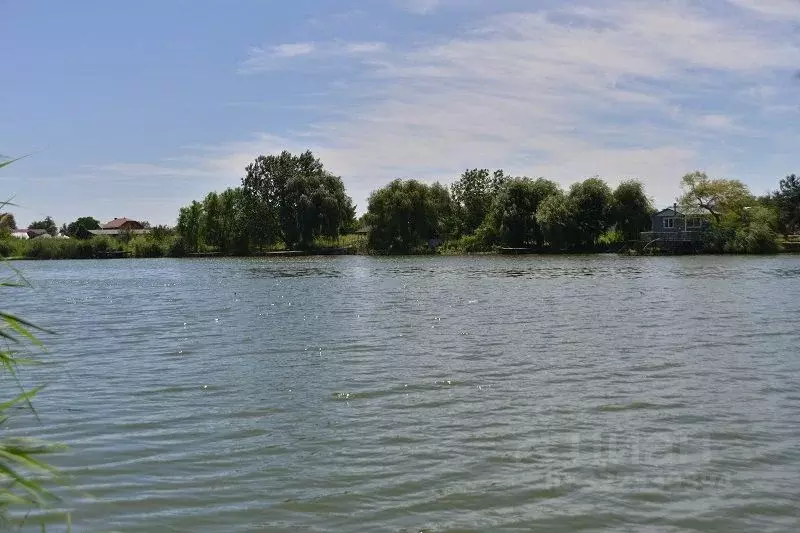 Дом в Краснодарский край, Динской район, с. Красносельское  (150 м) - Фото 1