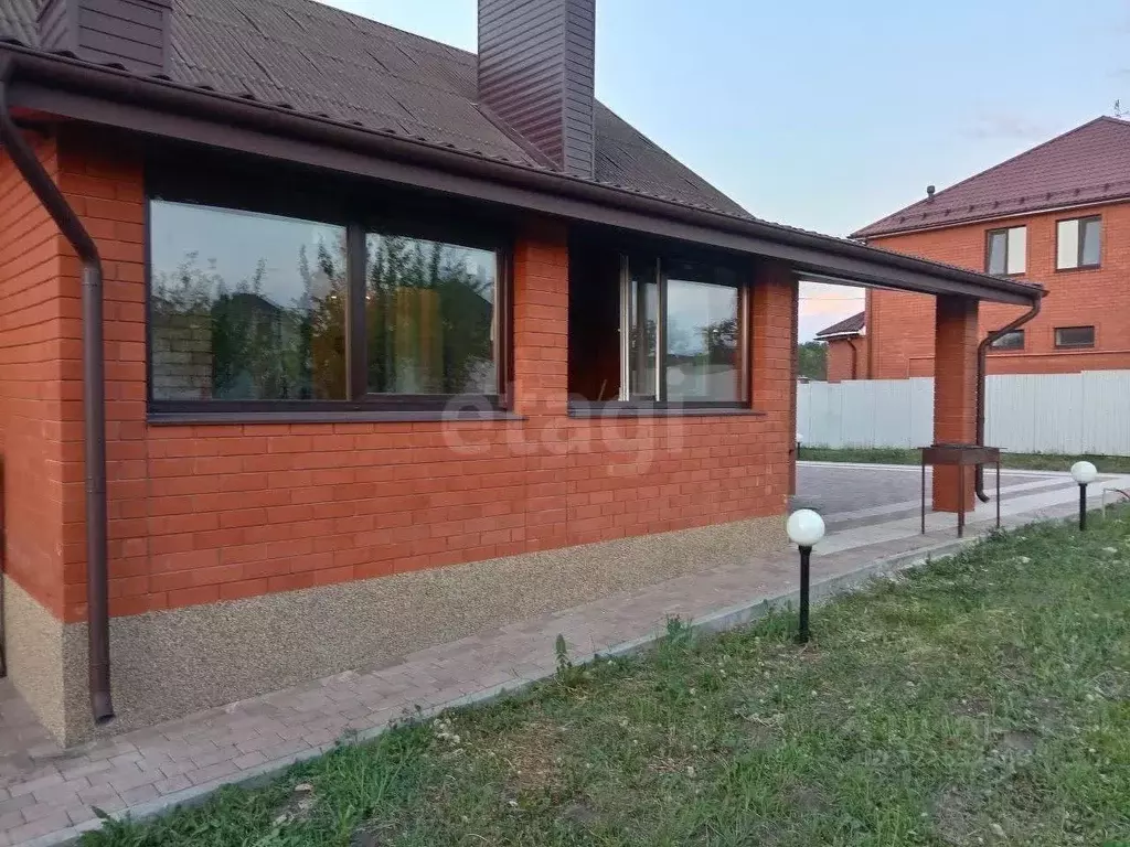 Дом в Белгородская область, Строитель Яковлевский городской округ, ул. ... - Фото 1