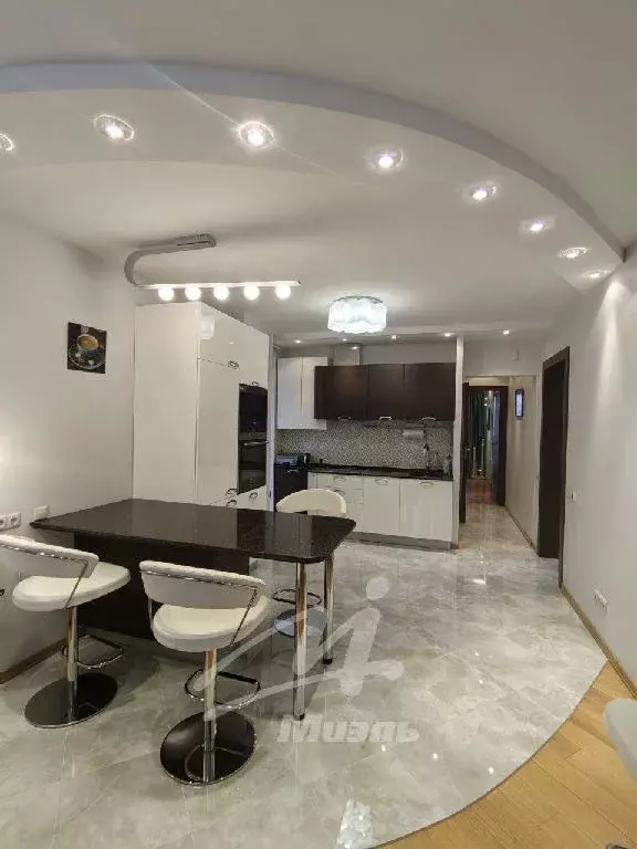 Продается 3-комнатная квартира - Фото 1