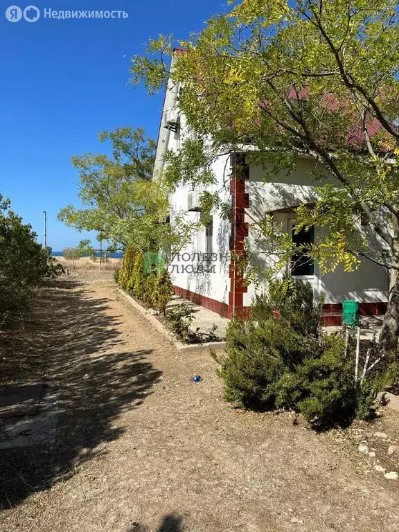 Дом в Качинский муниципальный округ, посёлок Кача (100 м) - Фото 1