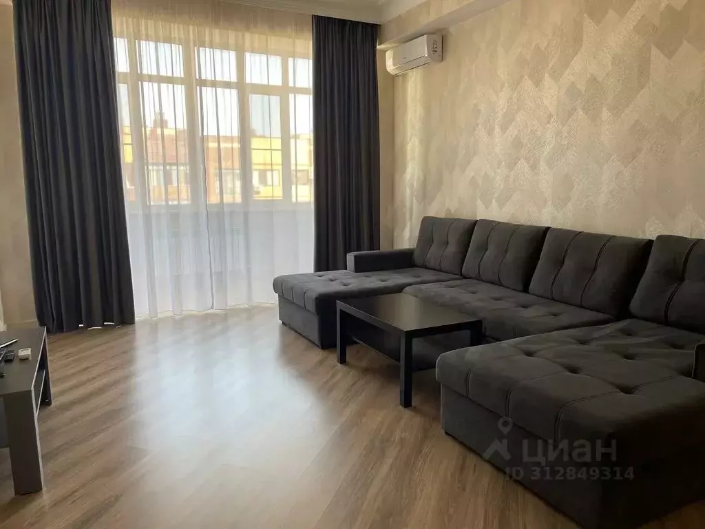 2-к кв. Дагестан, Каспийск ул. М. Халилова, 44А (90.0 м) - Фото 0