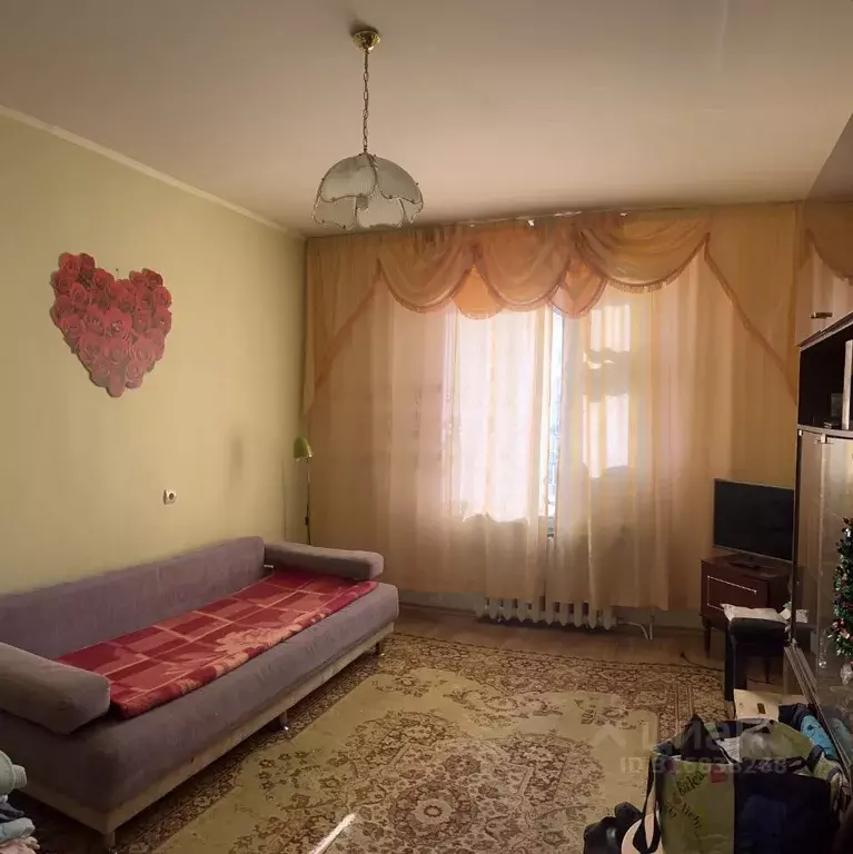 1-к кв. Омская область, Омск просп. Комарова, 17 (37.0 м) - Фото 1