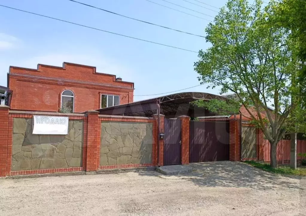 Дом в Краснодарский край, Динской район, Новотитаровская ст-ца ... - Фото 1