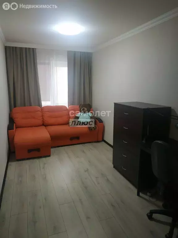 3-комнатная квартира: Омск, микрорайон Городок Нефтяников, улица 22 ... - Фото 2