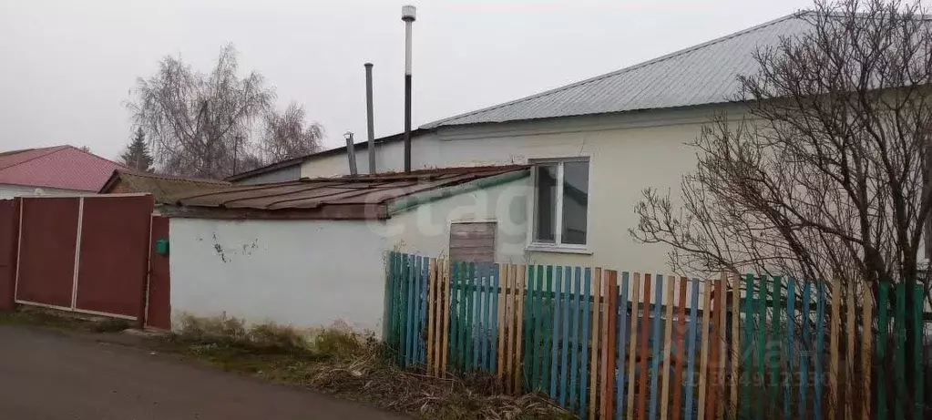 Дом в Саратовская область, Базарно-Карабулакский район, Липовское ... - Фото 2