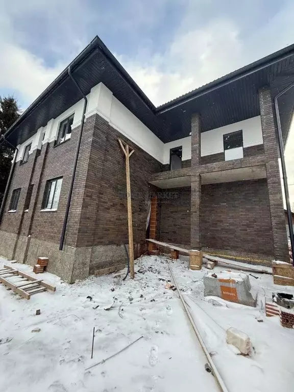 Дом в Московская область, Долгопрудный Парковая ул., 18 (250 м) - Фото 1