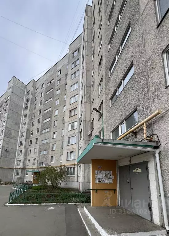 4-к кв. Курганская область, Курган Заозерный жилрайон, 6-й мкр, 26 ... - Фото 0