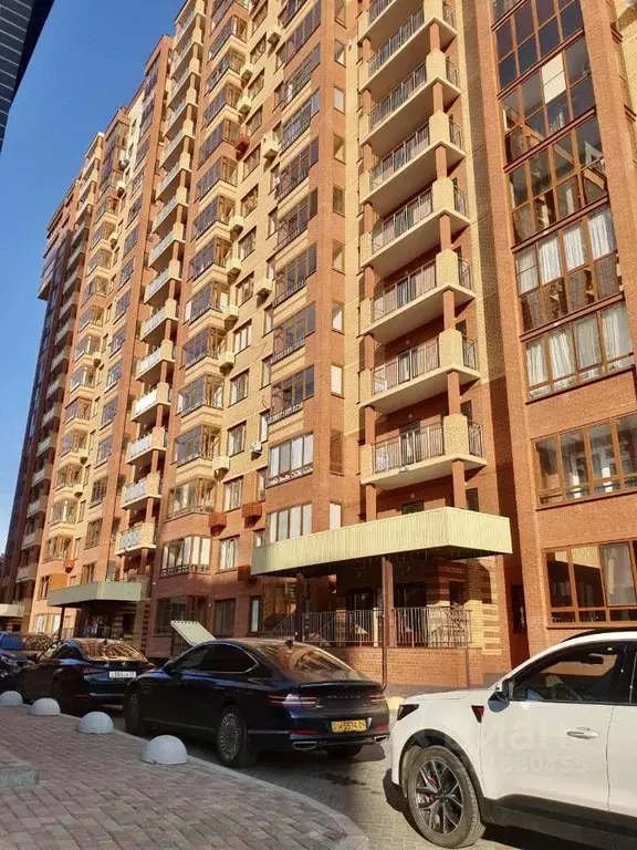 2-к кв. Омская область, Омск ул. Чернышевского, 2к3 (65.4 м) - Фото 0