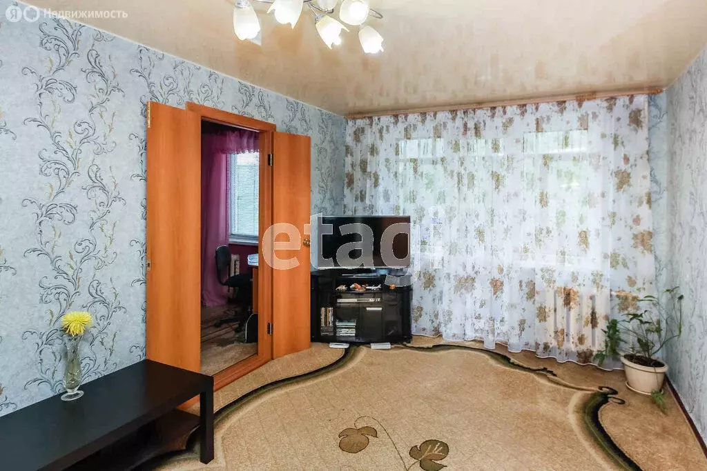 2-комнатная квартира: Тюмень, улица Пермякова, 4 (45 м) - Фото 1