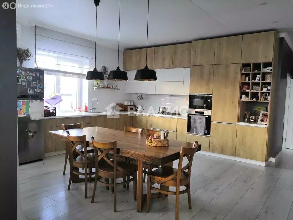 Дом в село Шишино, Тенистая улица (214 м) - Фото 2