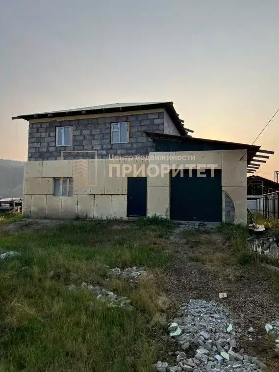 Дом в Саха (Якутия), Якутск Студенческая ул., 22 (168 м) - Фото 0