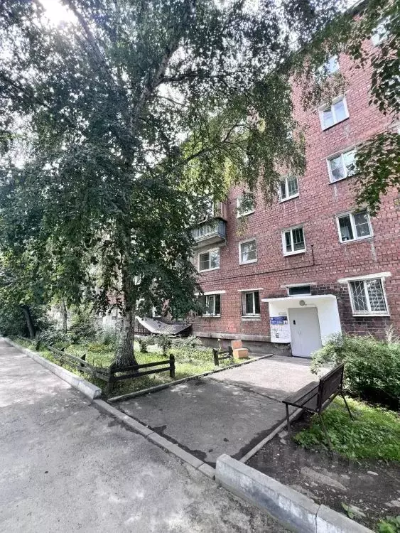 3-к кв. Иркутская область, Иркутск ул. Омулевского, 33 (52.8 м) - Фото 1