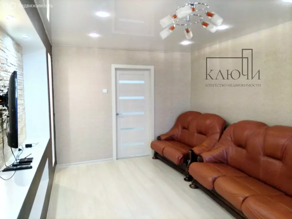 3-комнатная квартира: Магнитогорск, улица Коробова, 8 (70 м) - Фото 1