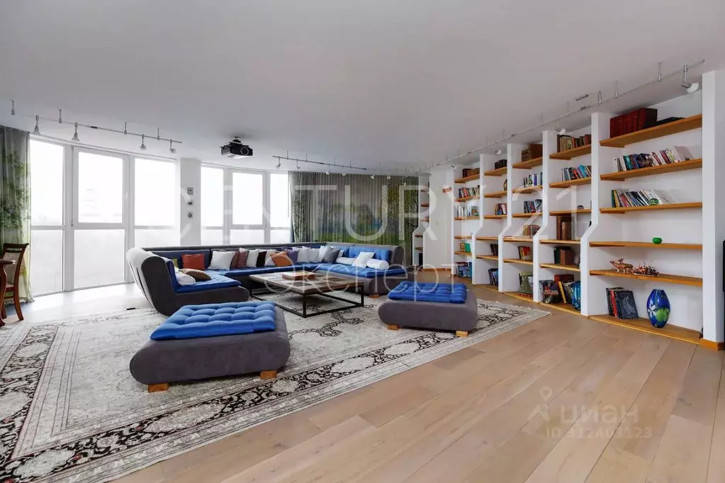 5-к кв. Калининградская область, Калининград просп. Мира, 107 (361.0 ... - Фото 2