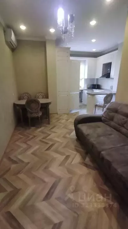 2-к кв. Удмуртия, Ижевск ул. Коммунаров, 235 (78.0 м) - Фото 0