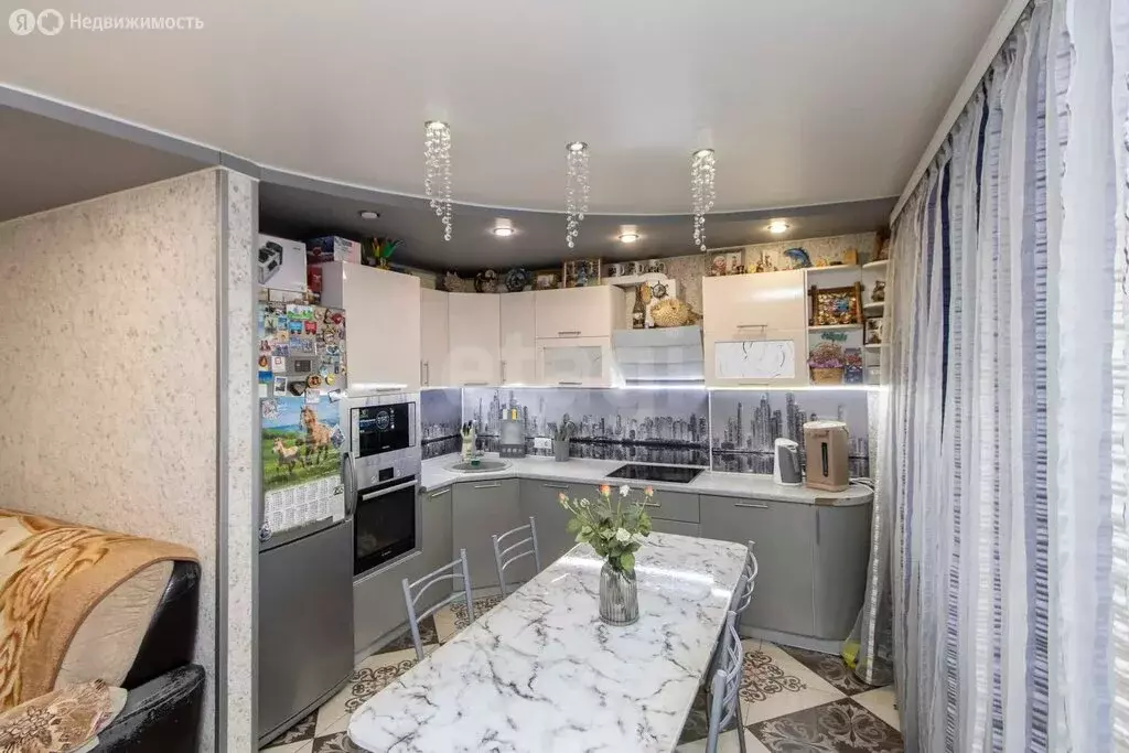 3-комнатная квартира: Тюмень, Холодильная улица, 136 (77 м) - Фото 2