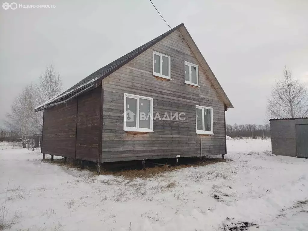 Дом в Бессоновский район, село Ухтинка, улица имени В.А. Аношина, 33 ... - Фото 1