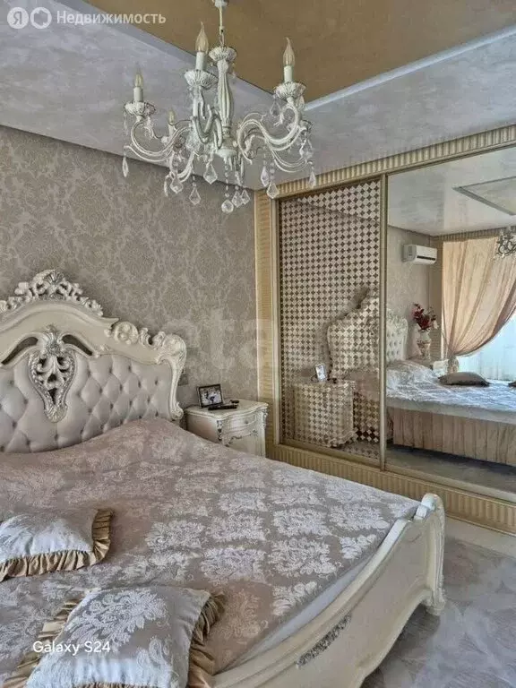 3-комнатная квартира: Ростов-на-Дону, микрорайон Северный, проспект ... - Фото 0