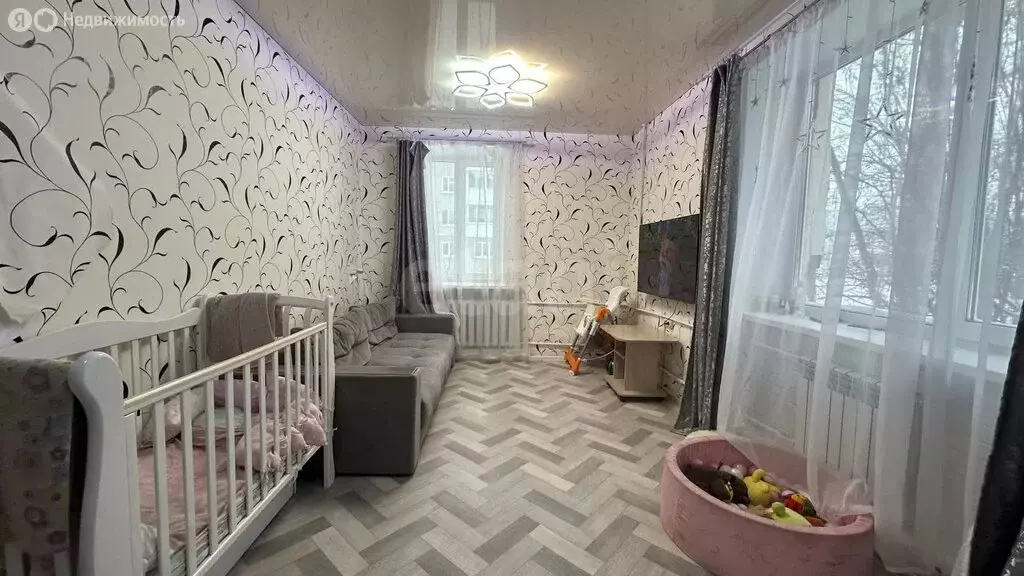 3-комнатная квартира: Ирбит, Стахановская улица, 3 (67 м) - Фото 1