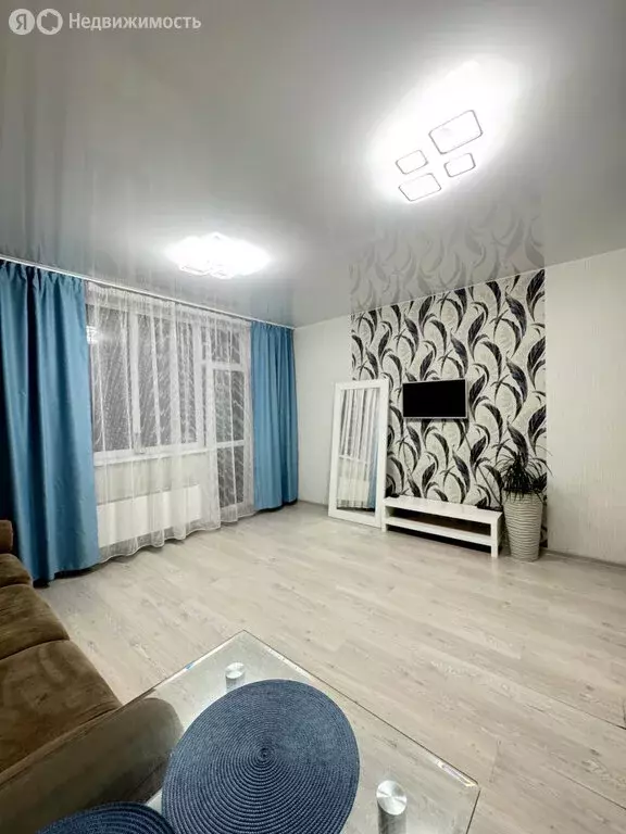 Квартира-студия: Екатеринбург, улица Николая Островского, 2 (28 м) - Фото 1