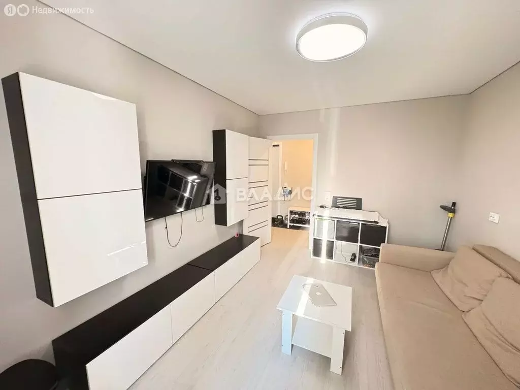 3-комнатная квартира: Тобольск, 6-й микрорайон, 19 (60.7 м) - Фото 1