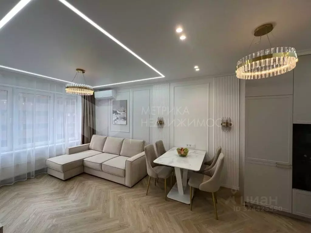 3-к кв. Тюменская область, Тюмень ул. 50 лет Октября, 57Бк2 (82.0 м) - Фото 1