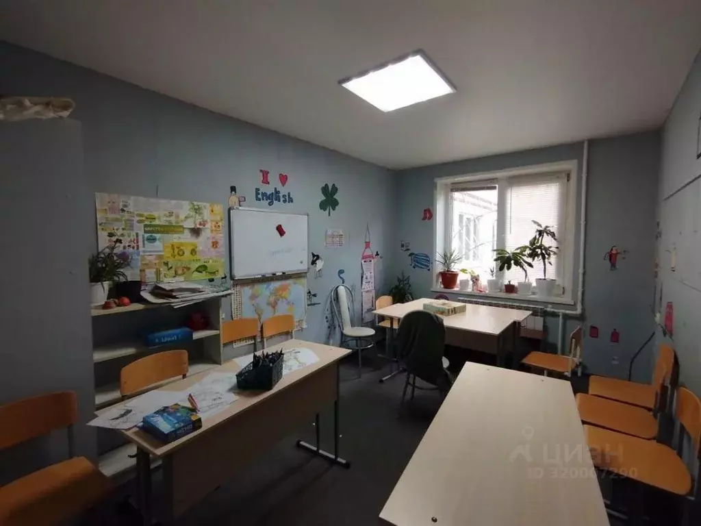 Помещение свободного назначения в Татарстан, Набережные Челны просп. ... - Фото 1