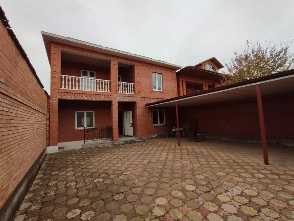 Дом в Северная Осетия, Владикавказ ул. Чермена Баева, 50 (311 м) - Фото 0