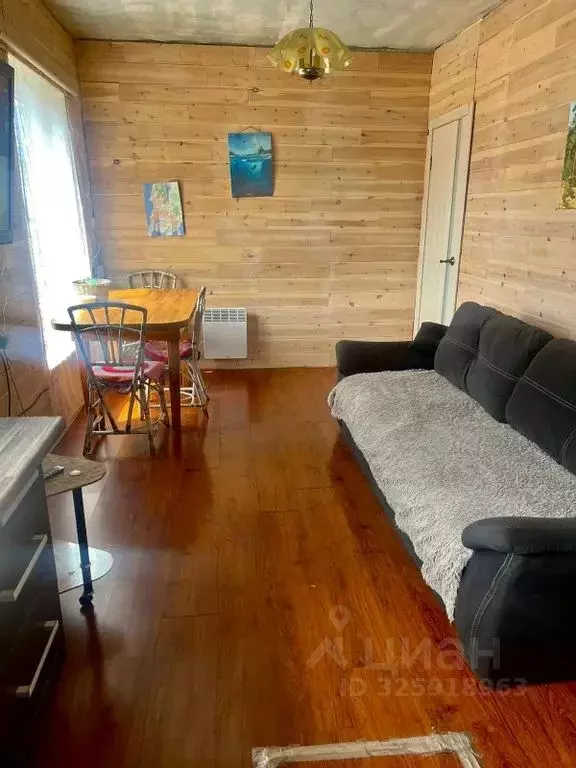 Дом в Иркутская область, Иркутский муниципальный округ, Листвянка рп ... - Фото 1