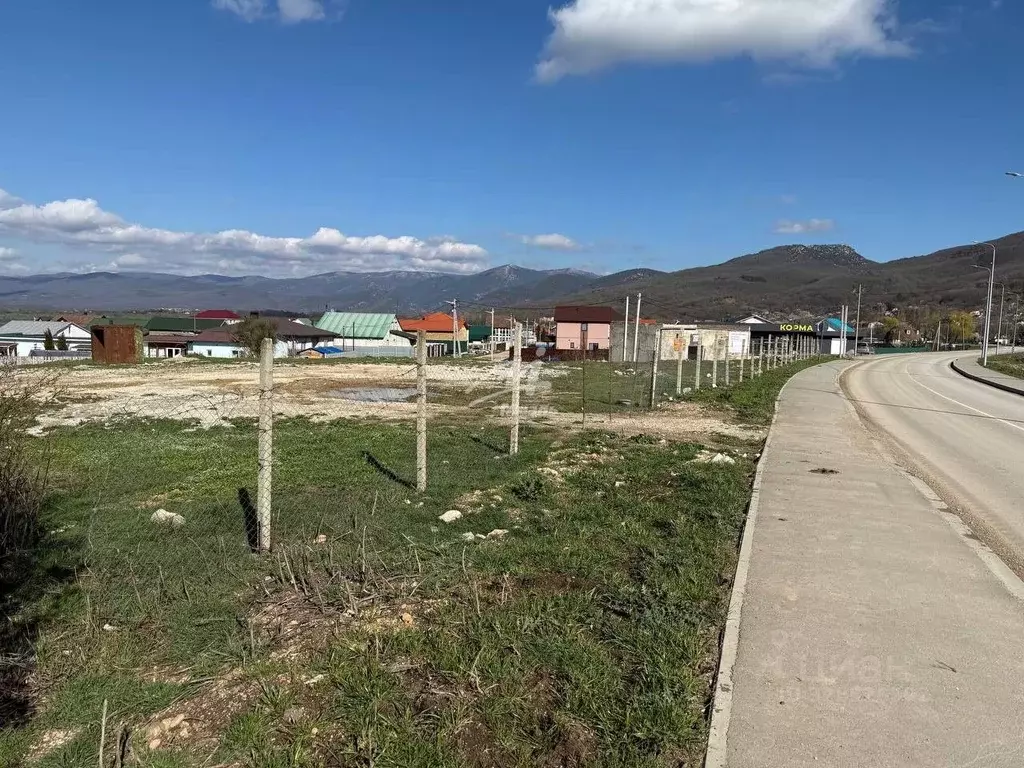 Участок в Севастополь с. Орлиное, ул. Урожайная (10.0 сот.) - Фото 1