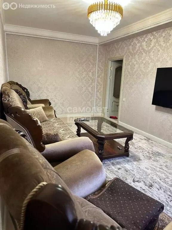 2-комнатная квартира: Грозный, улица Лескова, 2 (55 м) - Фото 1