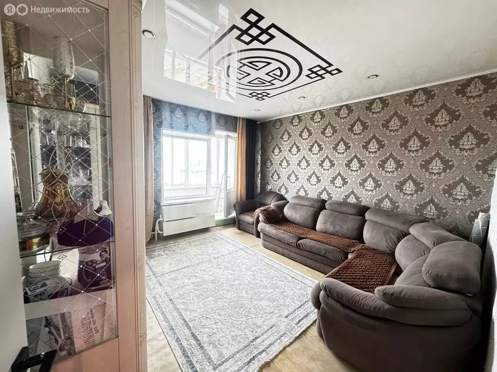 3-комнатная квартира: Кызыл, Бай-Хаакская улица, 12 (68 м) - Фото 1