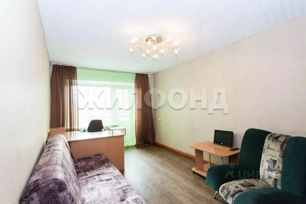 3-к кв. Хакасия, Абакан ул. Кирова, 77 (57.0 м) - Фото 1