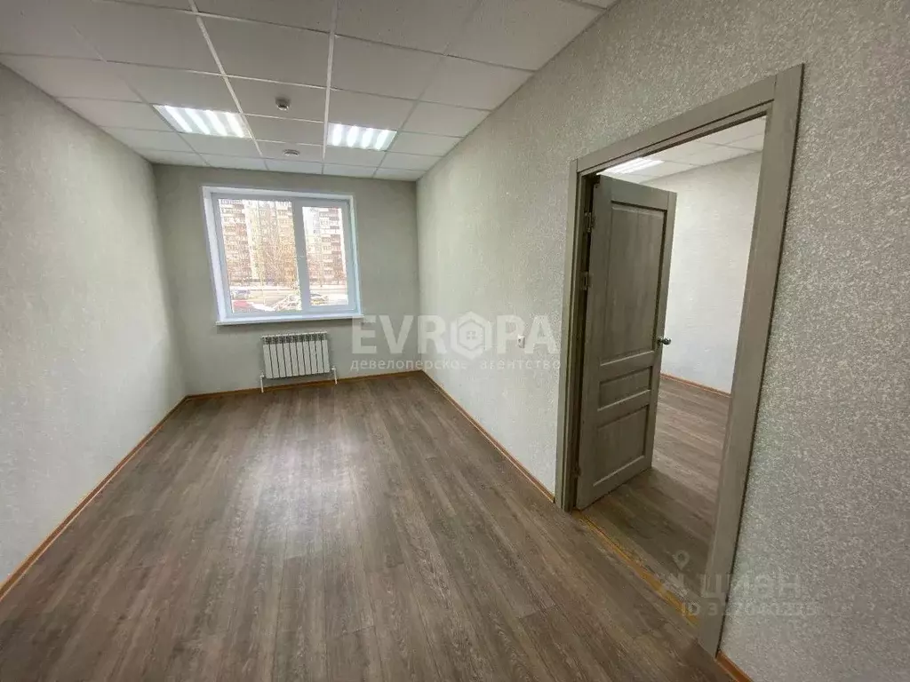 Офис в Ульяновская область, Ульяновск просп. Туполева, 31 (32 м) - Фото 1