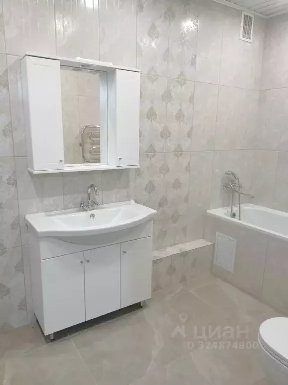 2-к кв. Липецкая область, Липецк ул. Артемова, 2к3 (69.6 м) - Фото 0