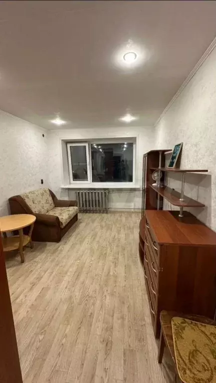 Комната 17 м в 1-к., 2/4 эт. - Фото 0