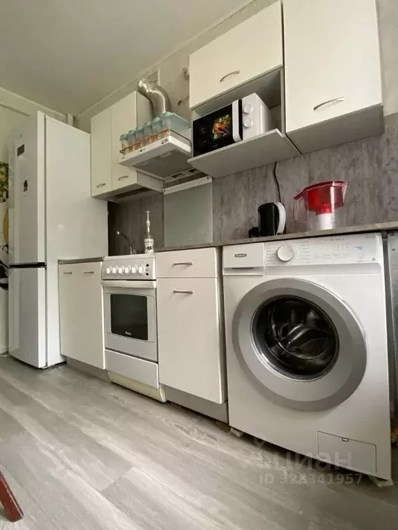 2-к кв. Иркутская область, Усть-Кут ул. Нефтяников, 1А (51.3 м) - Фото 1