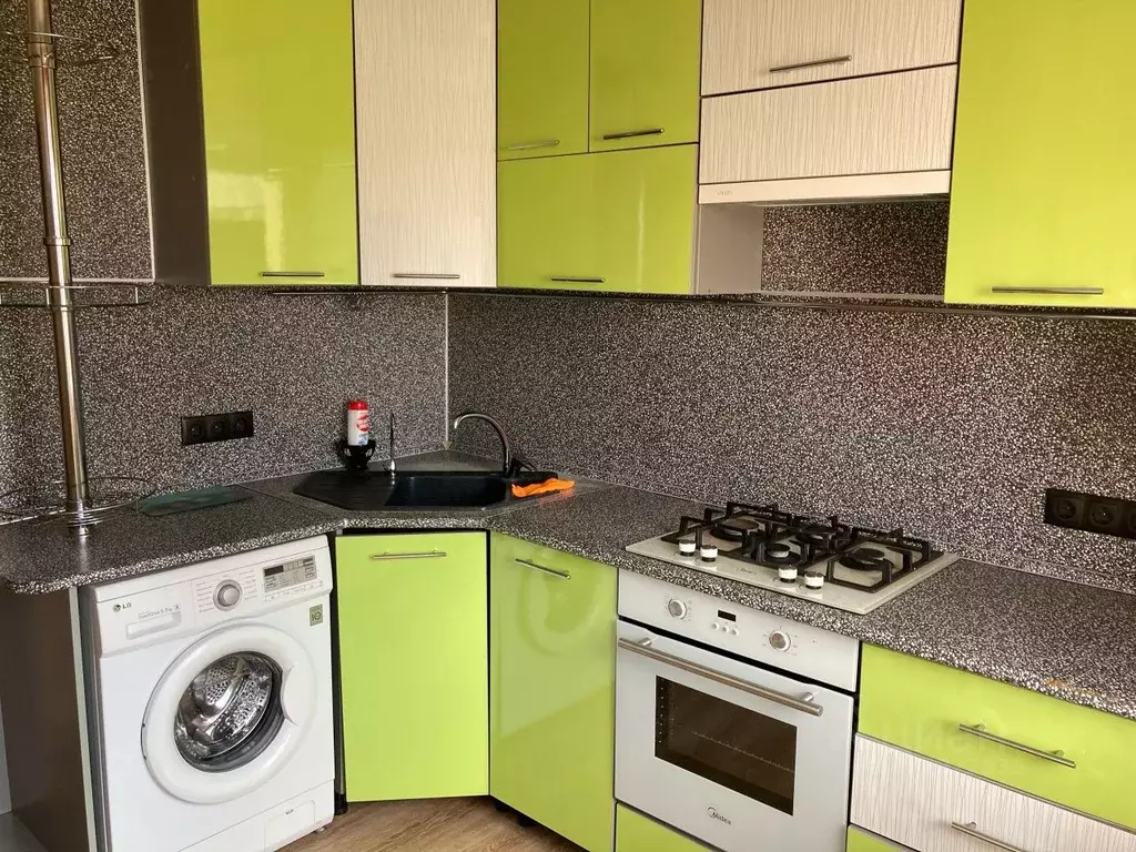 1-к кв. Волгоградская область, Волгоград ул. Солнечникова, 1 (46.6 м) - Фото 1