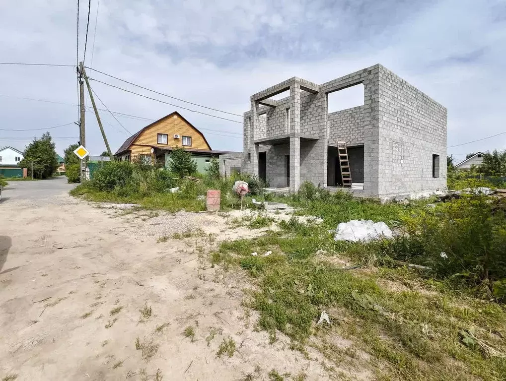Дом в Тюменская область, Тюмень ул. 3-я Северная (200 м) - Фото 0