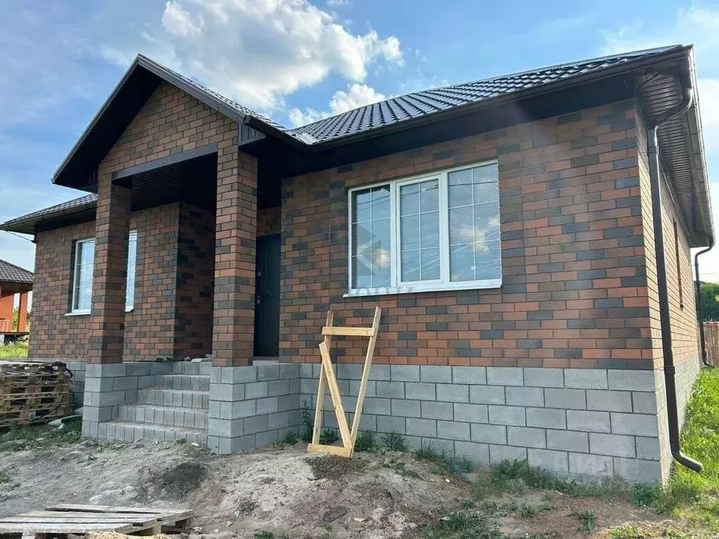 Дом в Белгородская область, Строитель Яковлевский городской округ, ... - Фото 1