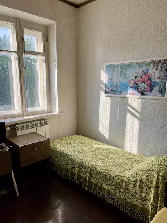 3-к кв. Калужская область, Таруса ул. Нерезова, 4 (49.9 м) - Фото 0