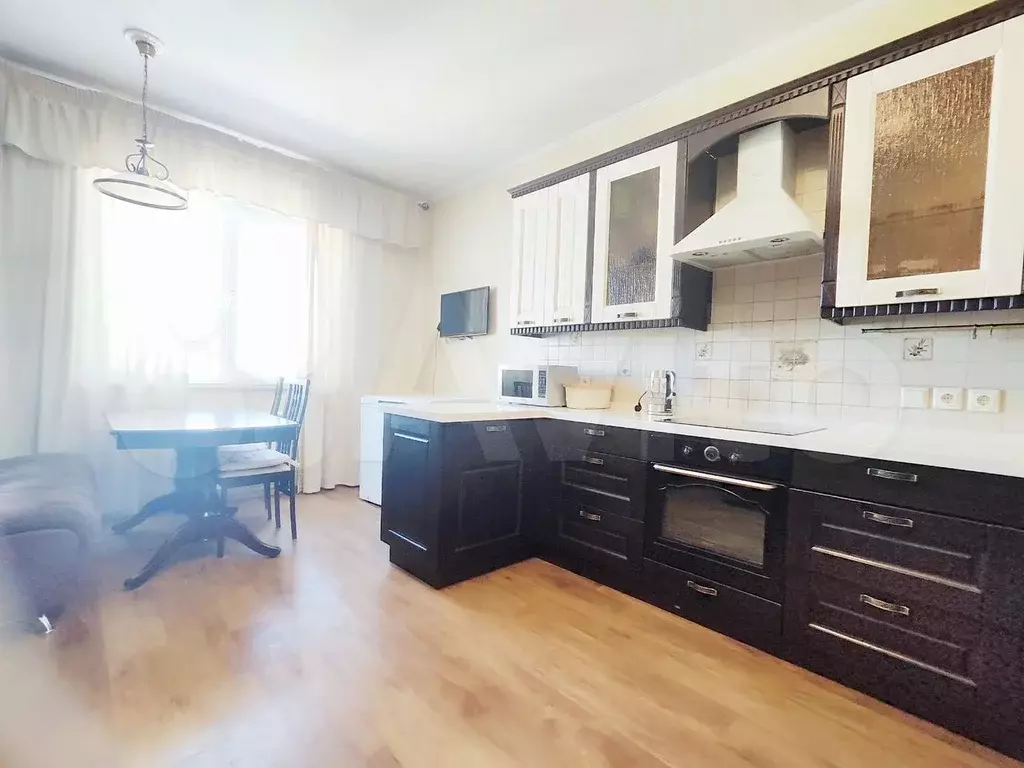 2-к. квартира, 76 м, 9/9 эт. - Фото 0