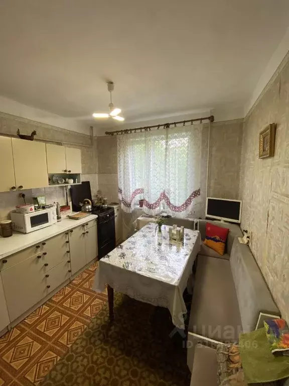 3-к кв. Ленинградская область, Гатчинский район, Сиверский городской ... - Фото 0
