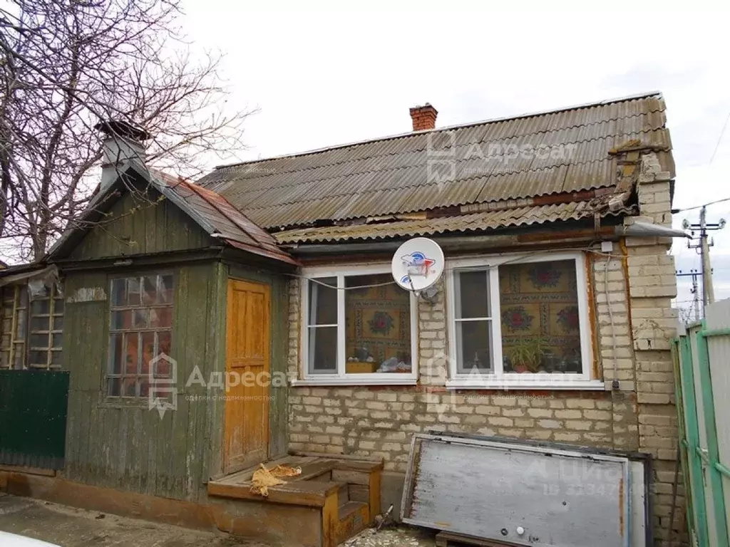 Дом в Волгоградская область, Волгоград ул. Антонина Дворжака (70 м) - Фото 1